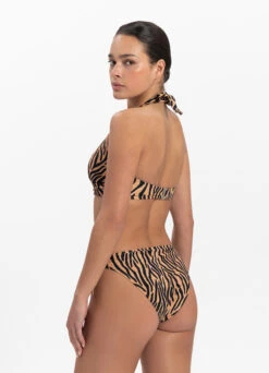 BEACHLIFE Soft Zebra Overslag Bikinitop 6 BEACHLIFE Soft Zebra Overslag Bikinitop -Outlet BEACHLIFE Store 116 296 217 296 3 1