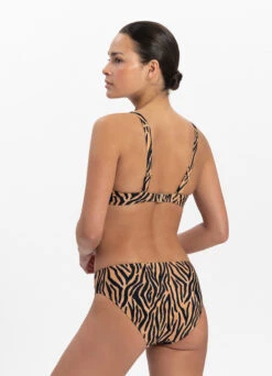 BEACHLIFE Soft Zebra Multiway Bikinitop 9 BEACHLIFE Soft Zebra Multiway Bikinitop -Outlet BEACHLIFE Store 120 296 202 296 3 1